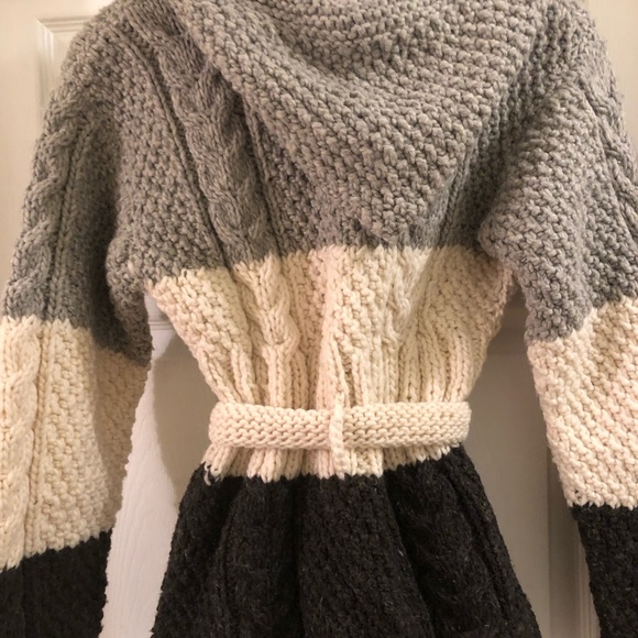 Handmade Ecuadorian Wool Sweater Jacket. - Picture 15 of 15